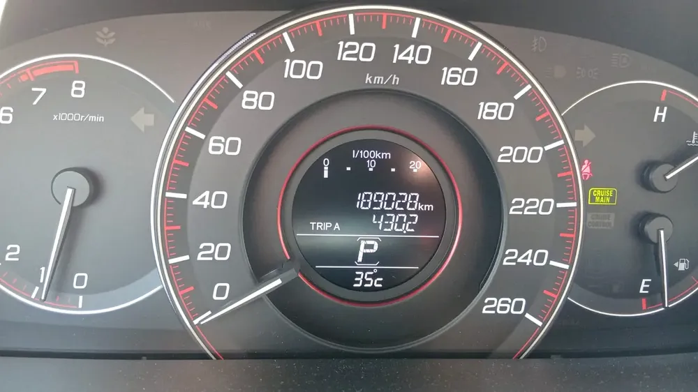 Honda Accord 3.5 2015 V6 EX | GCC Specs | Low Mileage Lady Driven - Image 17