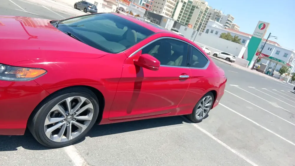 Honda Accord 3.5 2015 V6 EX | GCC Specs | Low Mileage Lady Driven - Image 4