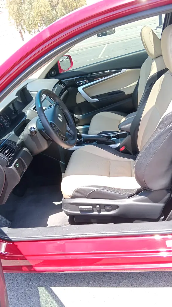 Honda Accord 3.5 2015 V6 EX | GCC Specs | Low Mileage Lady Driven - Image 8
