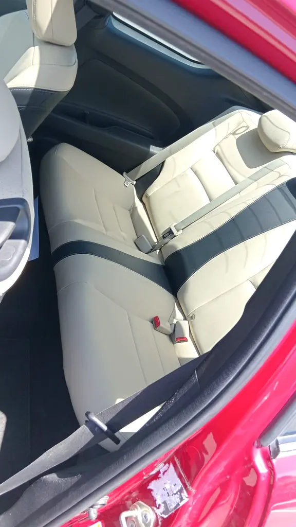 Honda Accord 3.5 2015 V6 EX | GCC Specs | Low Mileage Lady Driven - Image 9