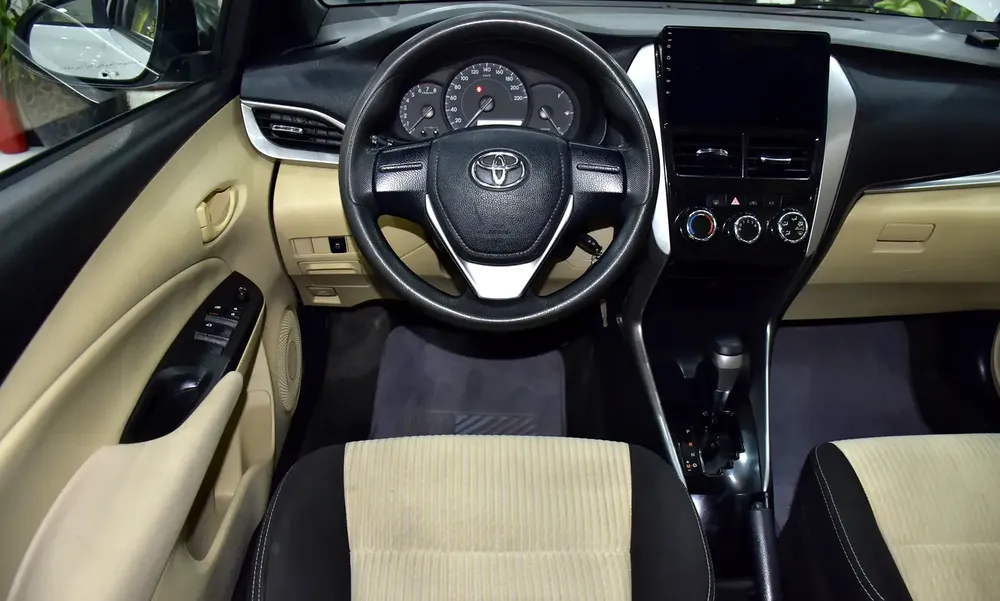 EXCELLENT DEAL for our Toyota Yaris SE ( 2018 Model ) in White Color GCC Specs - Image 12