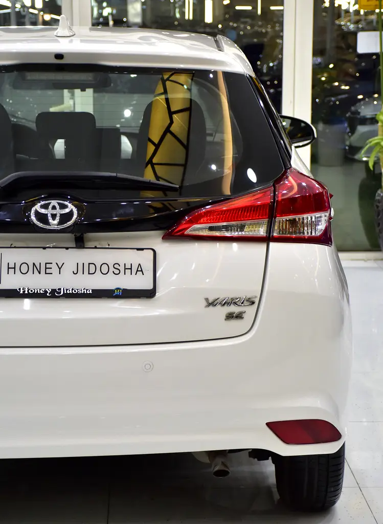 EXCELLENT DEAL for our Toyota Yaris SE ( 2018 Model ) in White Color GCC Specs - Image 9