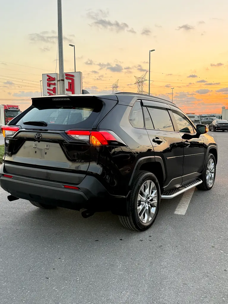RAV4 XLE premium - Image 4