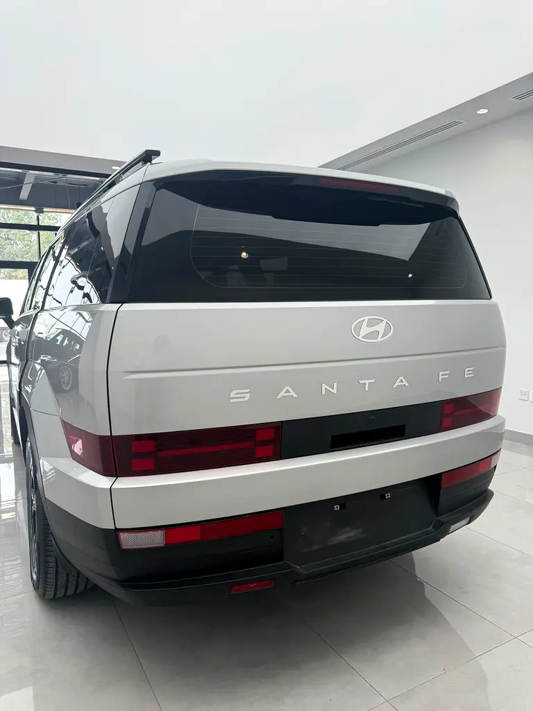 2024 Hyundai Santa Fe SE - GCC Specs - Great Condition! - Image 5