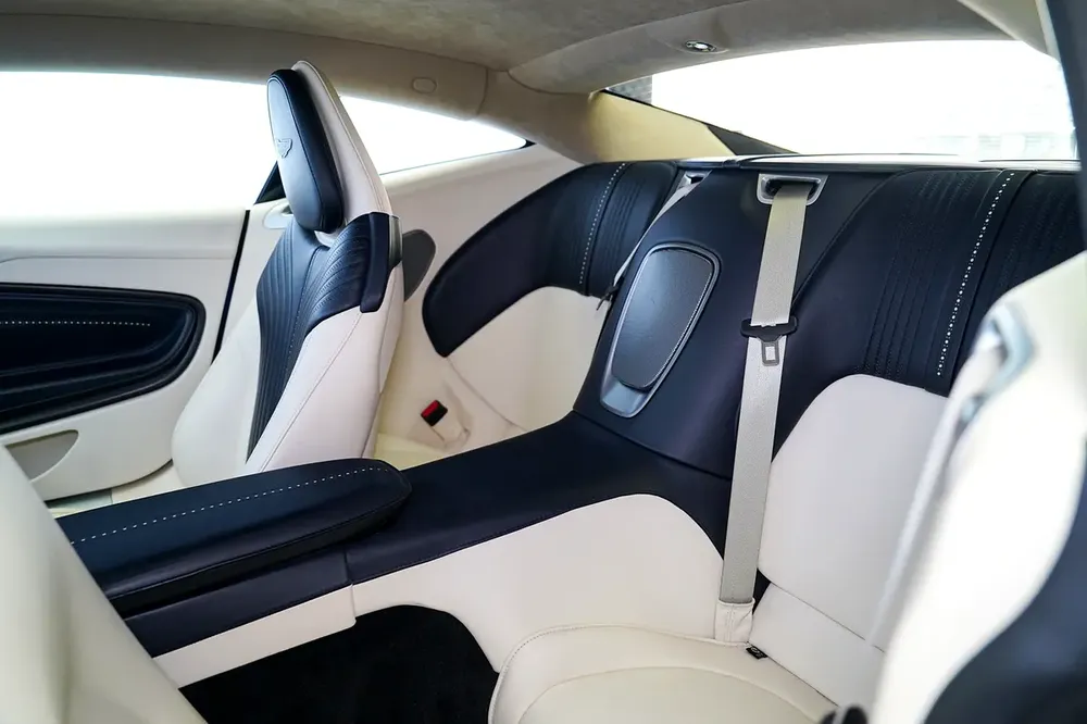 DB11 V12 | TWO TONE INTERIOR | WARRANTY AVAILABLE - Image 12