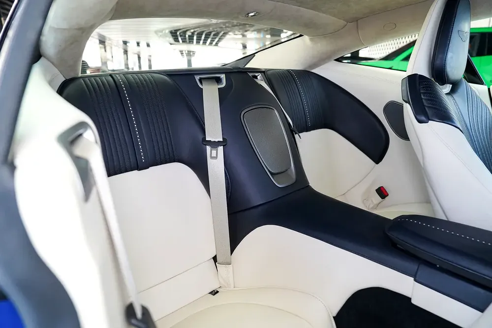 DB11 V12 | TWO TONE INTERIOR | WARRANTY AVAILABLE - Image 15