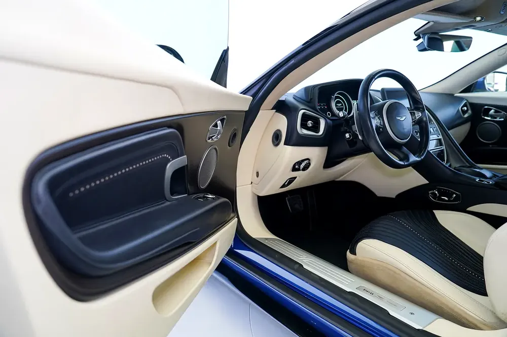 DB11 V12 | TWO TONE INTERIOR | WARRANTY AVAILABLE - Image 7