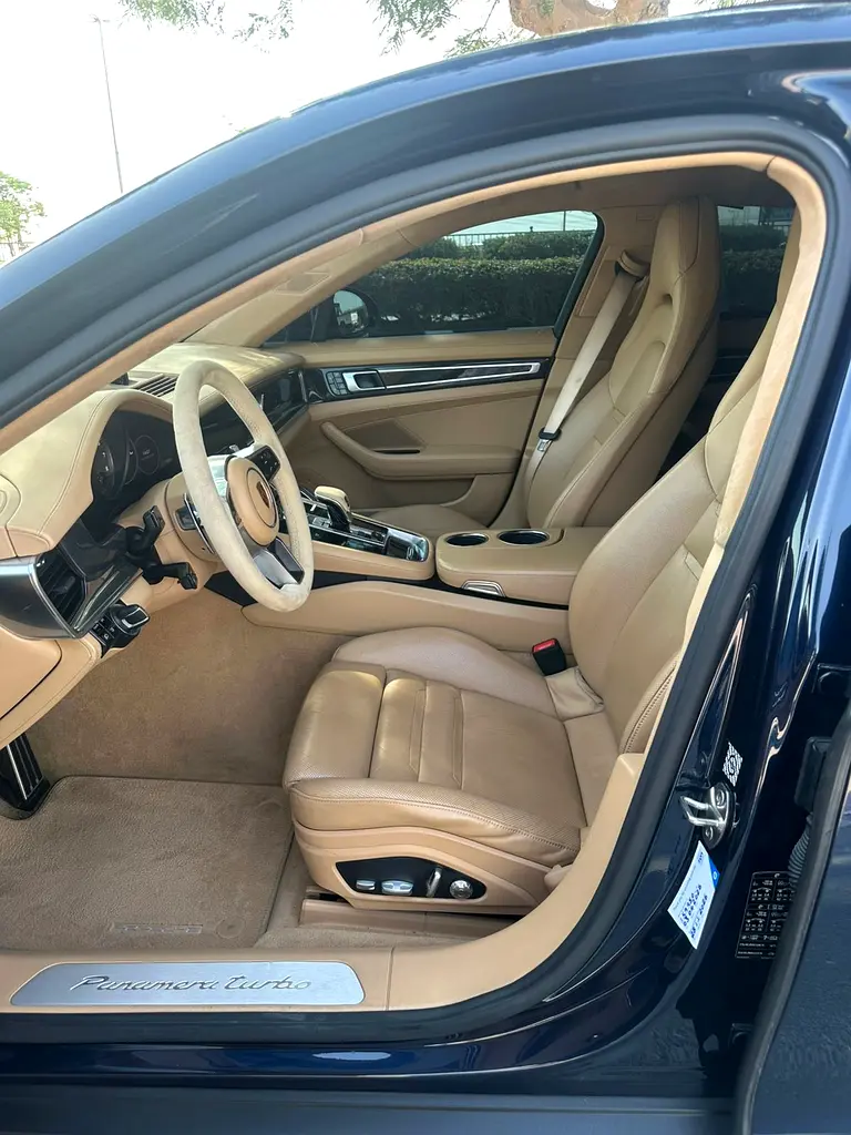 PORSCHE PANAMERA TURBO FULL OPTION GCC SPECS SINGLE OWNER FULL SERVICE HISTORY FROM AL NABOODA - Image 10
