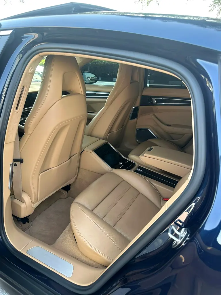 PORSCHE PANAMERA TURBO FULL OPTION GCC SPECS SINGLE OWNER FULL SERVICE HISTORY FROM AL NABOODA - Image 11