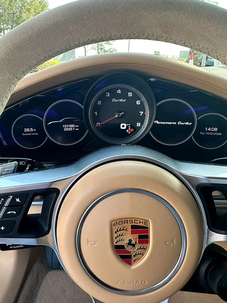 PORSCHE PANAMERA TURBO FULL OPTION GCC SPECS SINGLE OWNER FULL SERVICE HISTORY FROM AL NABOODA - Image 16