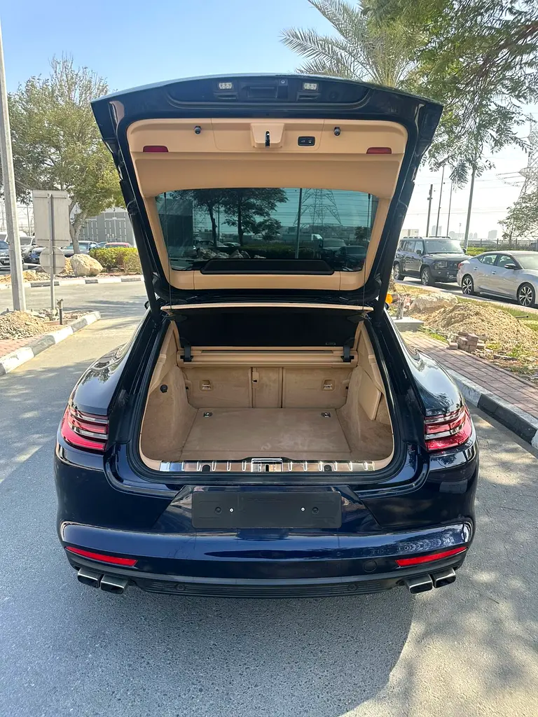 PORSCHE PANAMERA TURBO FULL OPTION GCC SPECS SINGLE OWNER FULL SERVICE HISTORY FROM AL NABOODA - Image 7