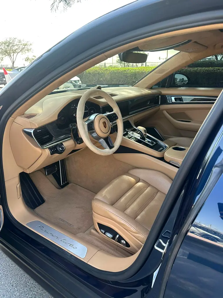 PORSCHE PANAMERA TURBO FULL OPTION GCC SPECS SINGLE OWNER FULL SERVICE HISTORY FROM AL NABOODA - Image 9
