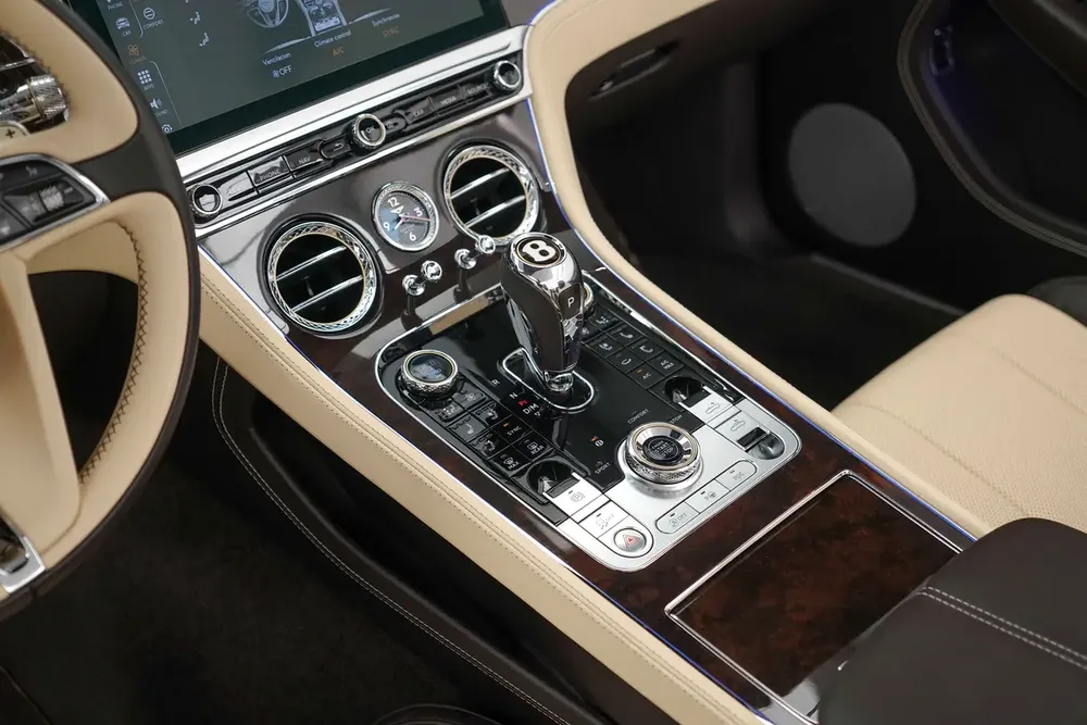 2020 BENTLEY CONTINENTAL GTC / SOFT TOP CONVERTIBLE /  LOW MILEAGE / W12 - Image 10