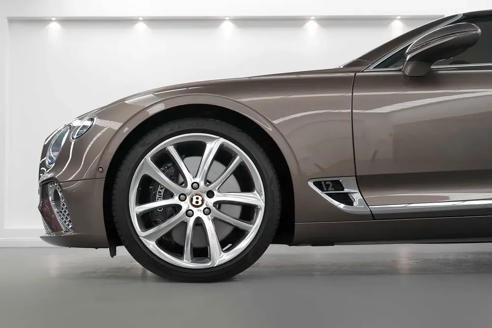 2020 BENTLEY CONTINENTAL GTC / SOFT TOP CONVERTIBLE /  LOW MILEAGE / W12 - Image 6