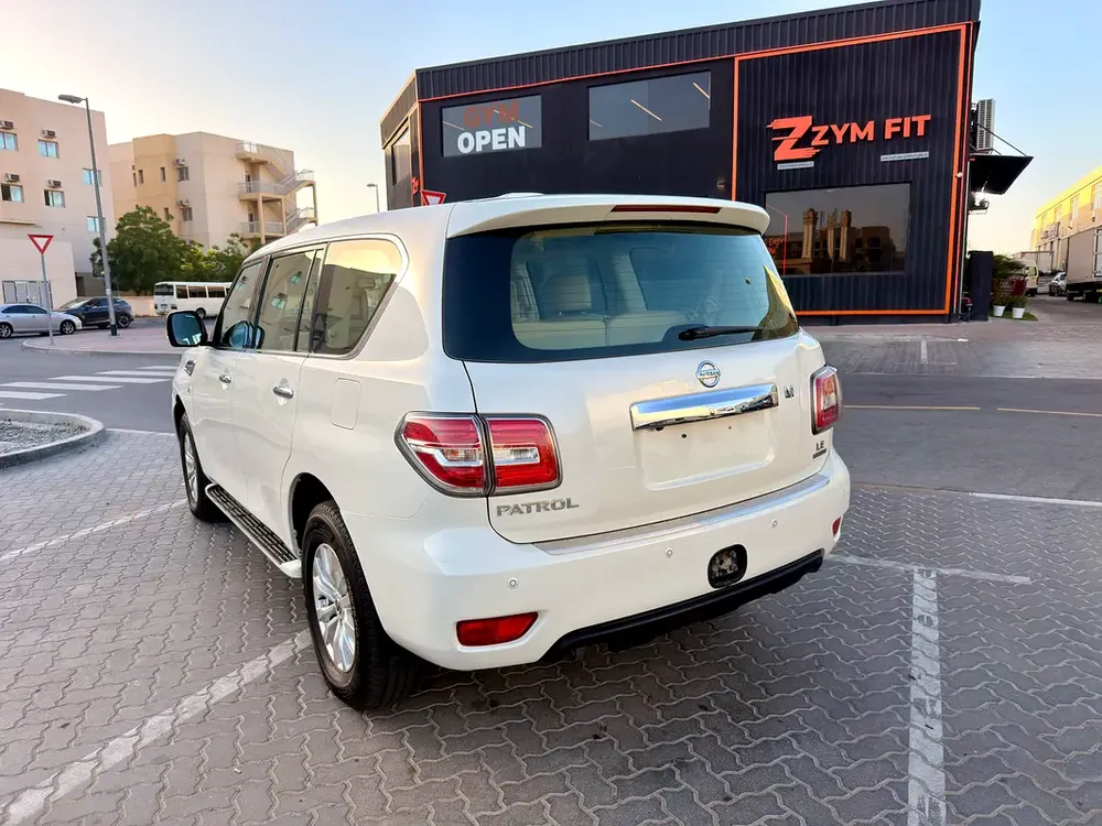 Nissan Patrol LE 400 hp Titanium 2017 GCC Specs, full option - Image 4