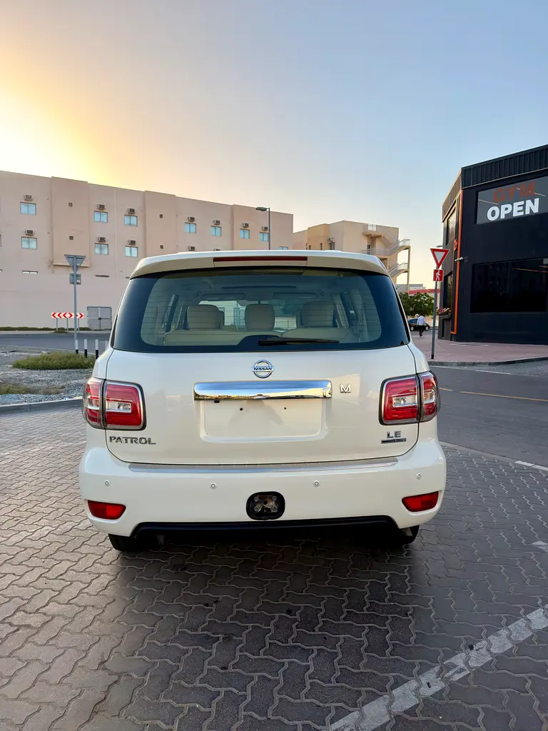 Nissan Patrol LE 400 hp Titanium 2017 GCC Specs, full option - Image 6