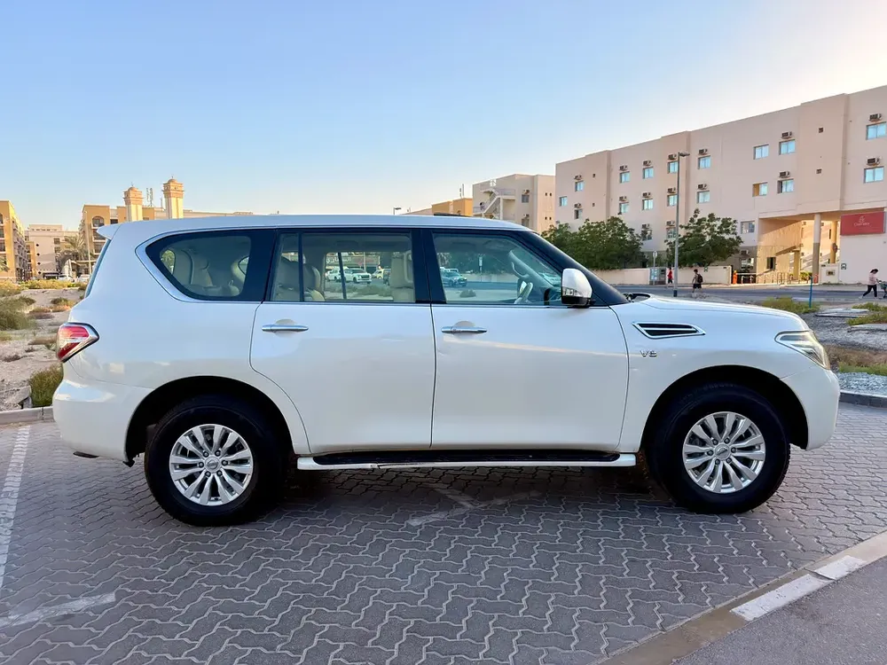 Nissan Patrol LE 400 hp Titanium 2017 GCC Specs, full option - Image 7