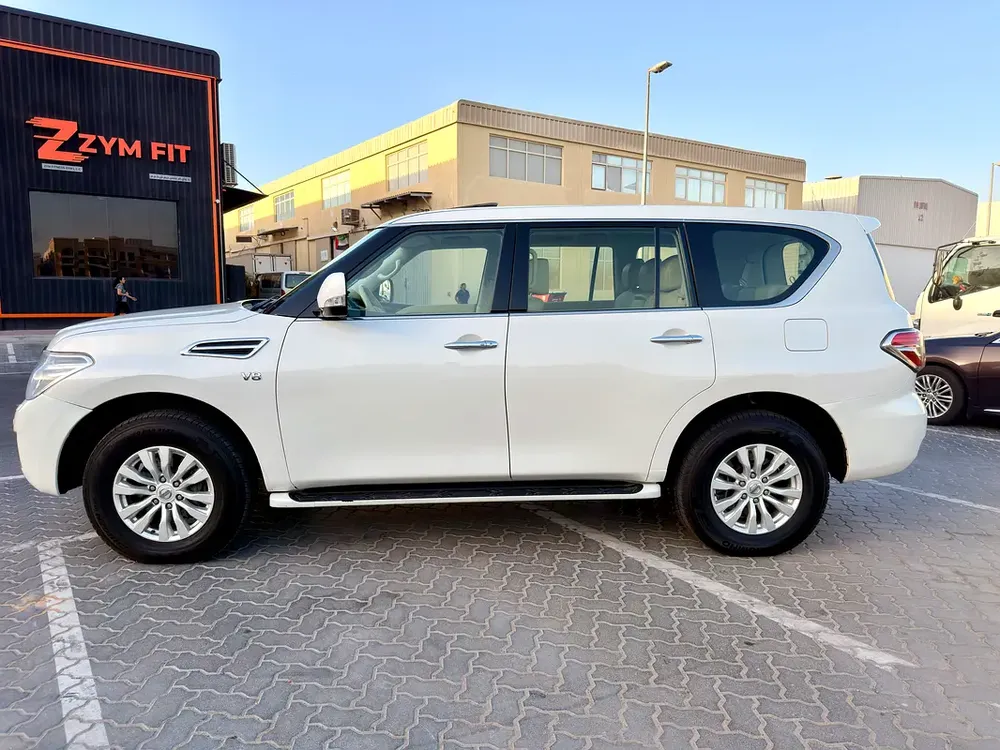 Nissan Patrol LE 400 hp Titanium 2017 GCC Specs, full option - Image 8
