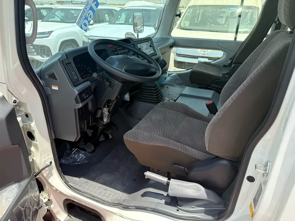 TOYOTA COASTER 2.7 MT 23 SEATS WHITE 2025 - Image 7