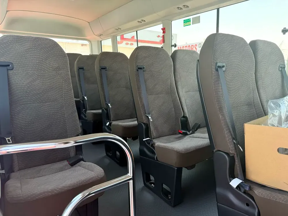 TOYOTA COASTER 2.7 MT 23 SEATS WHITE 2025 - Image 8