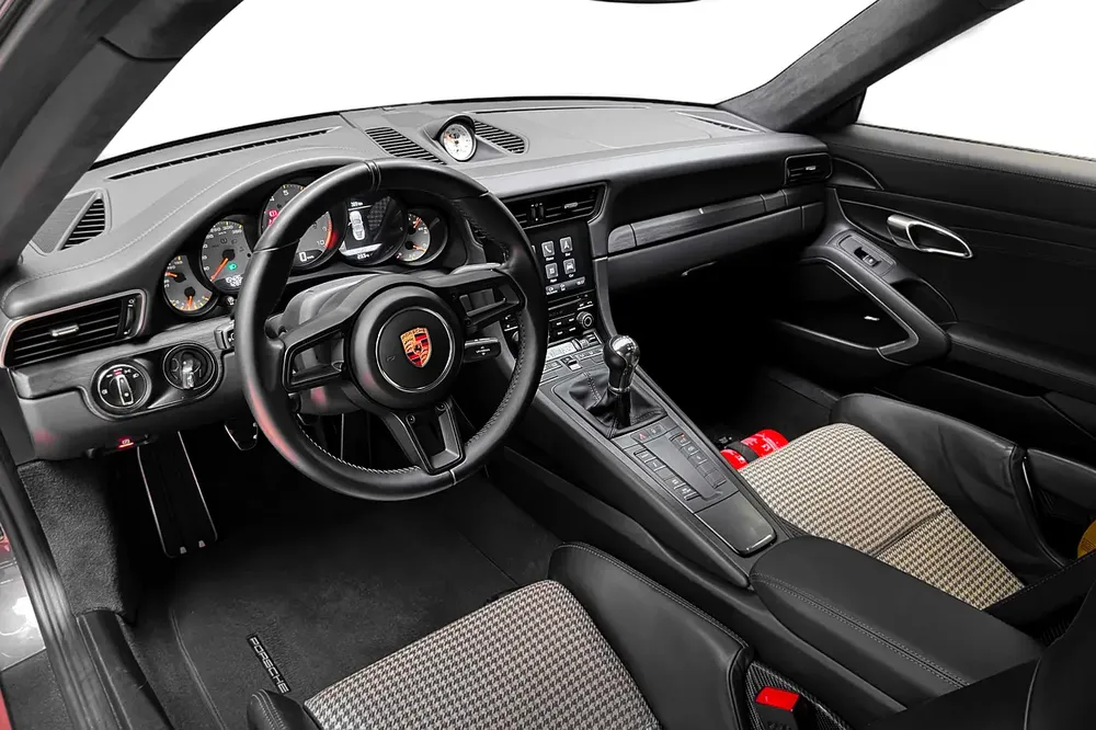 2018 Porsche 911 GT3 TOURING (991.2) | 1 OF 1,800 | GCC Specs | Pristine Condition - Image 19