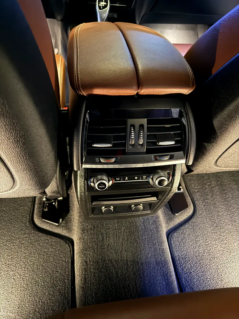 BMW X5 xDrive35i M Sport | Panorama | HUD | Brown Interior | GCC Specs - Image 10