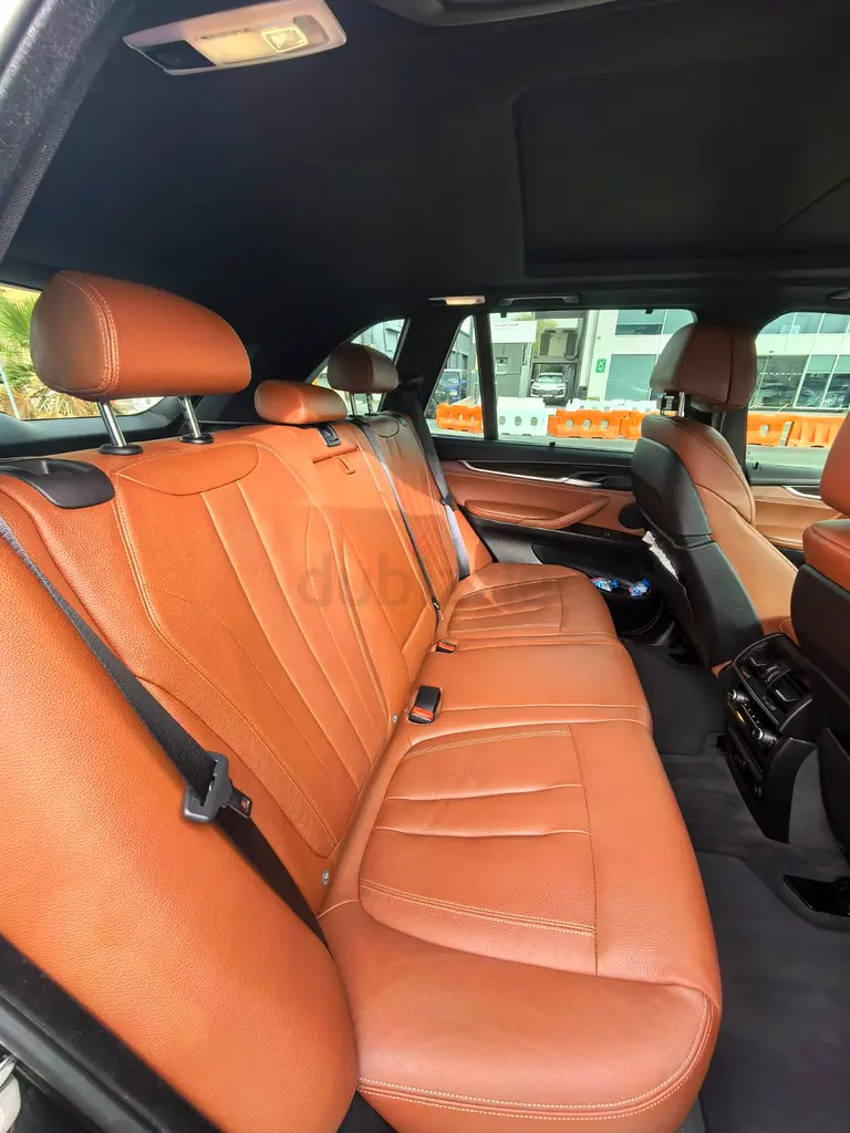 BMW X5 xDrive35i M Sport | Panorama | HUD | Brown Interior | GCC Specs - Image 5