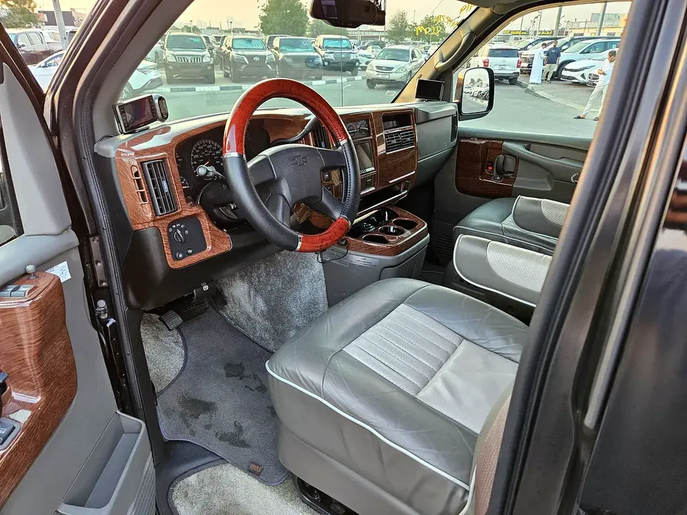 CHEVROLET EXPRESS AWD STARCRAFT LOW MILEAGE JAPAN IMPORTED - Image 11