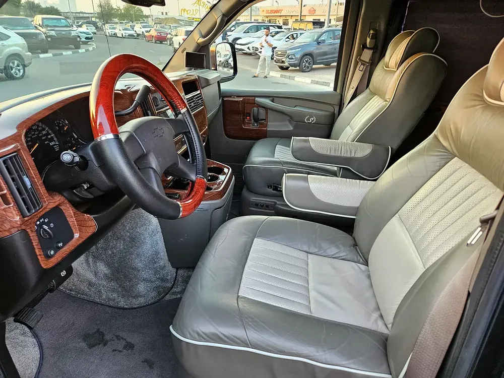 CHEVROLET EXPRESS AWD STARCRAFT LOW MILEAGE JAPAN IMPORTED - Image 12
