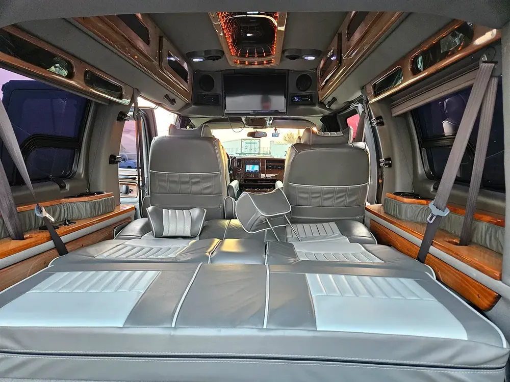 CHEVROLET EXPRESS AWD STARCRAFT LOW MILEAGE JAPAN IMPORTED - Image 16