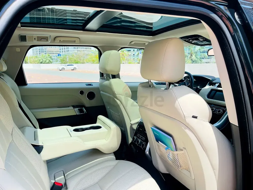 Amazing Range Rover Sport - GCC - 2016 - Image 10