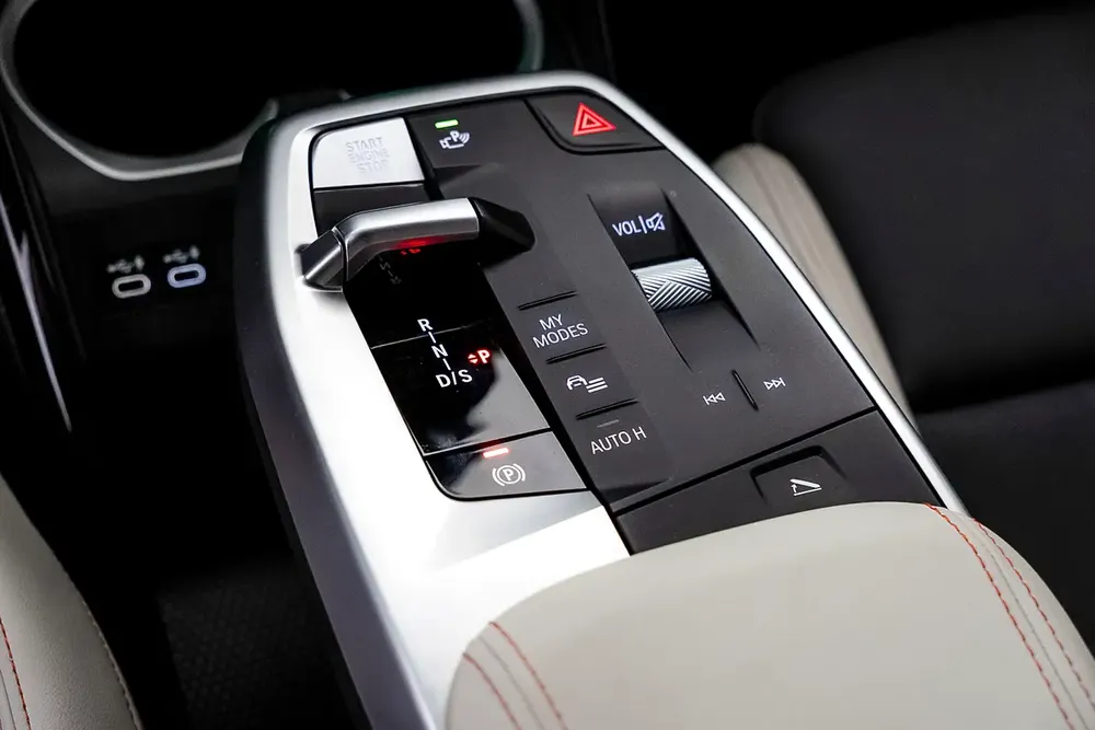2025 BMW X2 SDRIVE 18i PRIME EDITION / Agency Service and Warranty Contract - Image 10