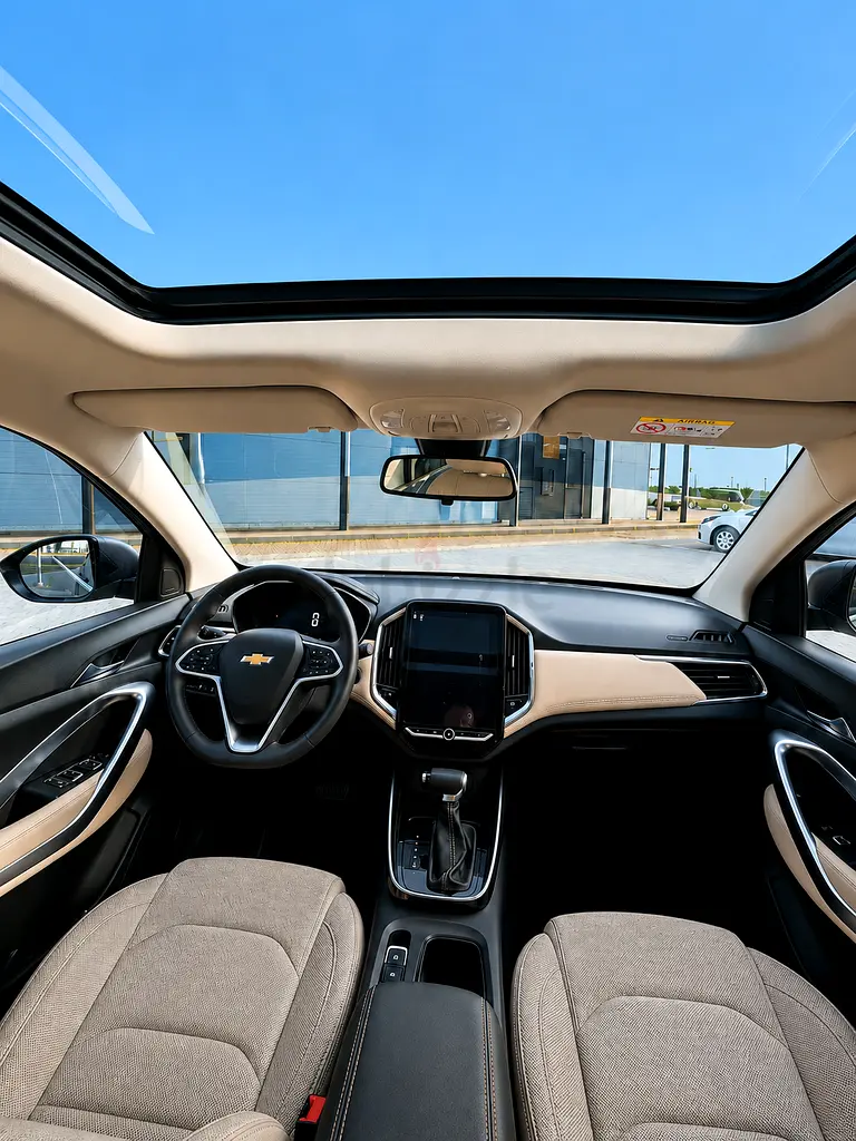 2025 CHEVROLET CAPTIVA - GCC SPECS - 44,000KM - 7 PASSENGER SUV - Image 5