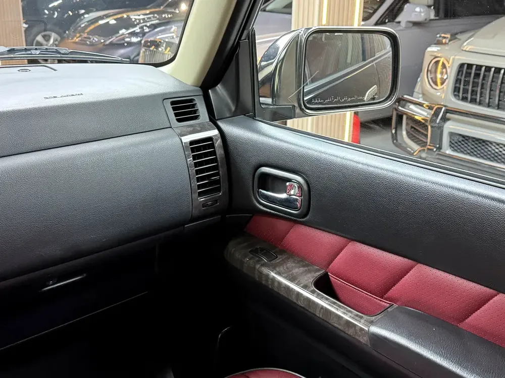 Nissan Patrol Safari Super Safari 2023 GCC Specs - Image 12