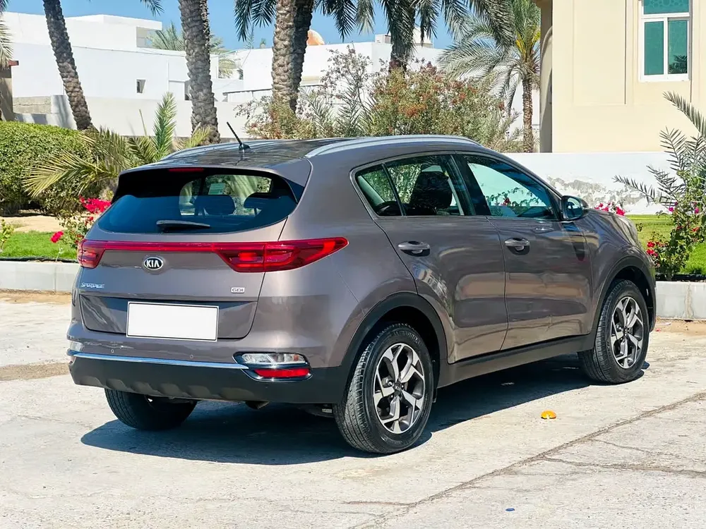 Kia Sportage 2020 Mid option GCC - Image 8