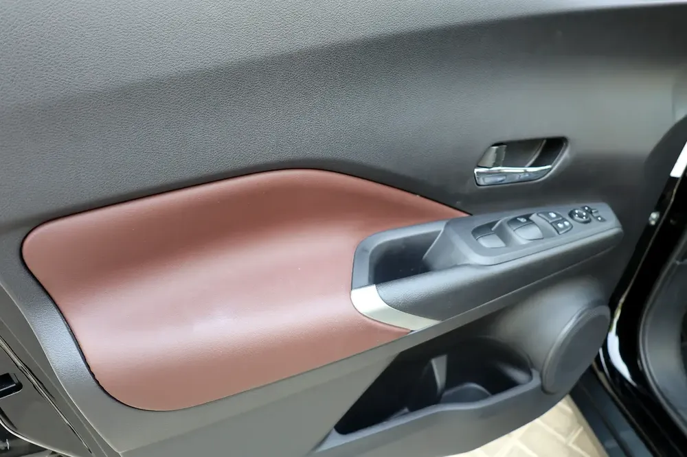 NISSAN KICKS SL 1.6L - GCC SPECS - 5 YEARS UNDER WARRANTY - FREE SERVICE CONTRACT - ACCIDENT FREE - - Image 11