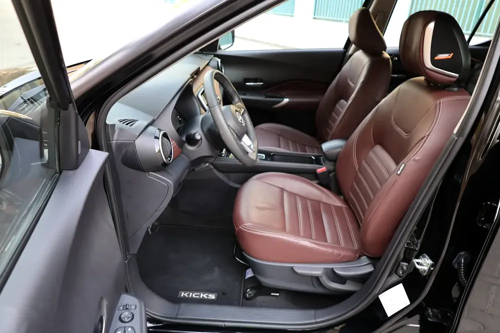 NISSAN KICKS SL 1.6L - GCC SPECS - 5 YEARS UNDER WARRANTY - FREE SERVICE CONTRACT - ACCIDENT FREE - - Image 12