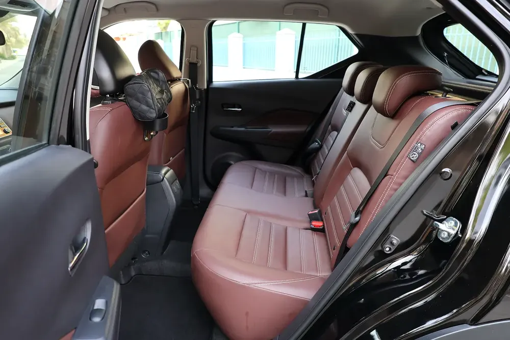 NISSAN KICKS SL 1.6L - GCC SPECS - 5 YEARS UNDER WARRANTY - FREE SERVICE CONTRACT - ACCIDENT FREE - - Image 18