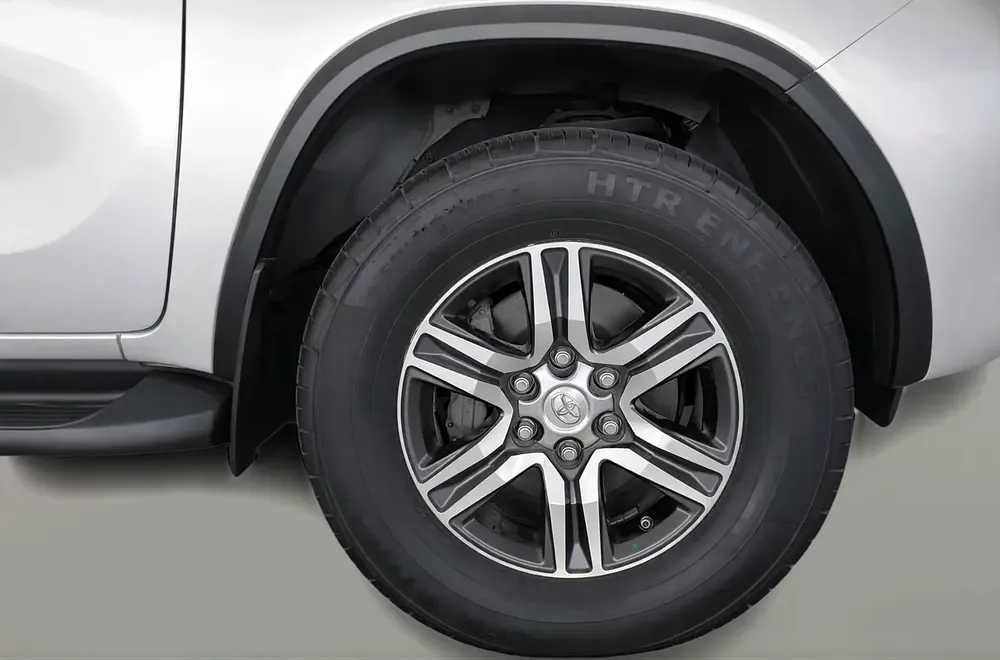 AED 1,418/month | 0 Downpayment | Free 3 Months Warranty | 30 Day Return | TOYOTA FORTUNER 2023 - Image 12