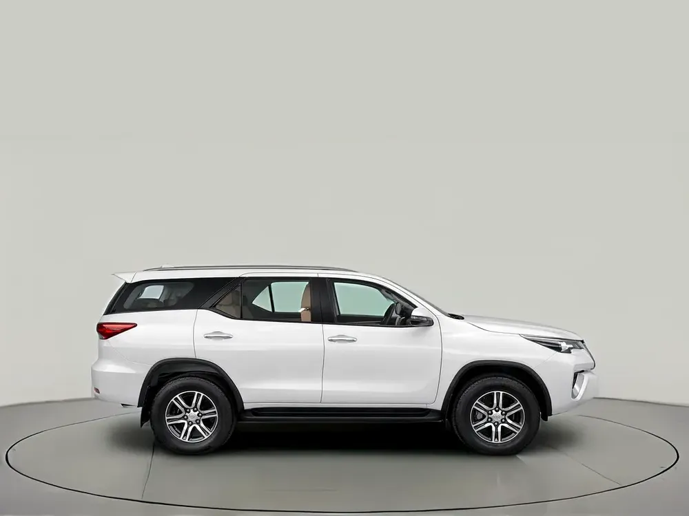 AED 1,418/month | 0 Downpayment | Free 3 Months Warranty | 30 Day Return | TOYOTA FORTUNER 2023 - Image 5