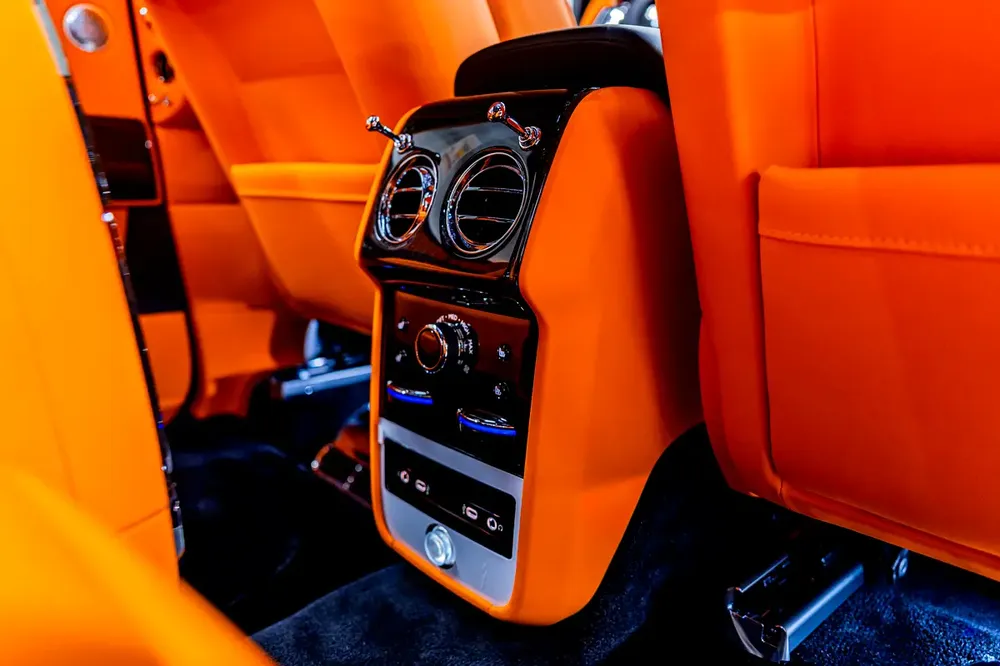 2025 Rolls Royce Cullinan Black Badge - GCC Spec - Warranty Available - Image 16