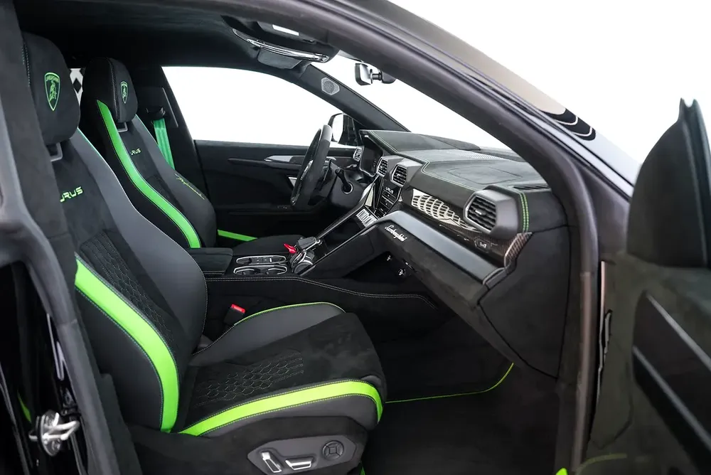 URUS PERFORMANTE - ALCANTARA SEATS - CARBON INTERIOR AND EXTERIOR - TWO TONE INTERIOR - MASSAGE SEAT - Image 15