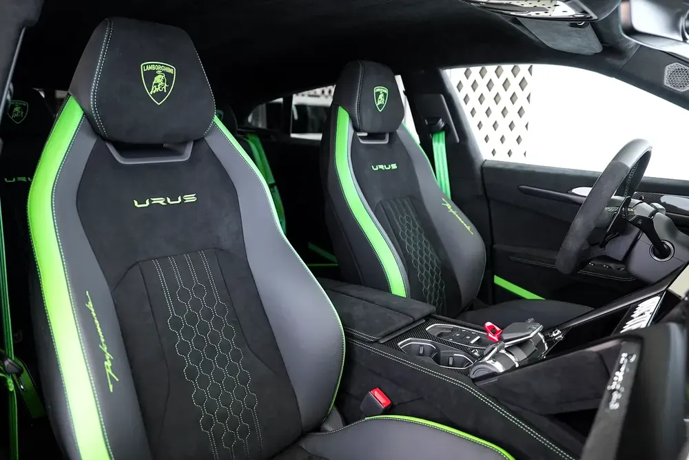 URUS PERFORMANTE - ALCANTARA SEATS - CARBON INTERIOR AND EXTERIOR - TWO TONE INTERIOR - MASSAGE SEAT - Image 17