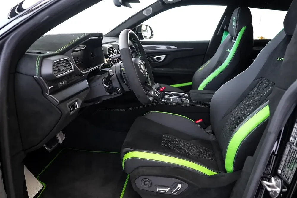URUS PERFORMANTE - ALCANTARA SEATS - CARBON INTERIOR AND EXTERIOR - TWO TONE INTERIOR - MASSAGE SEAT - Image 7