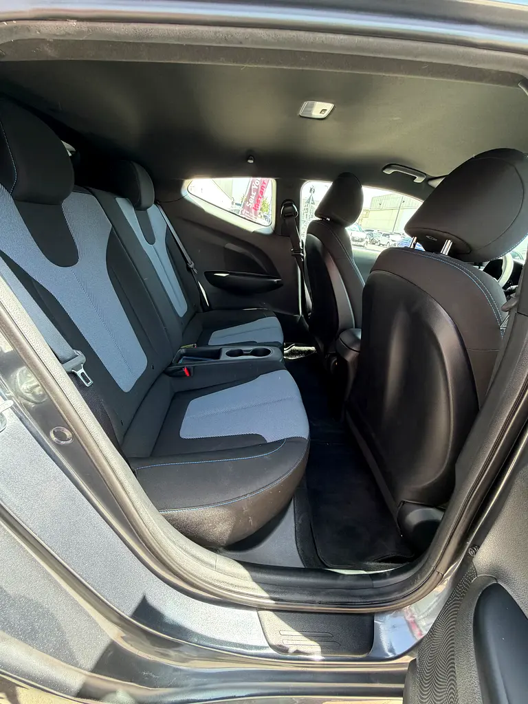 Hyundai Veloster GL 2020 - American Specs - Image 13