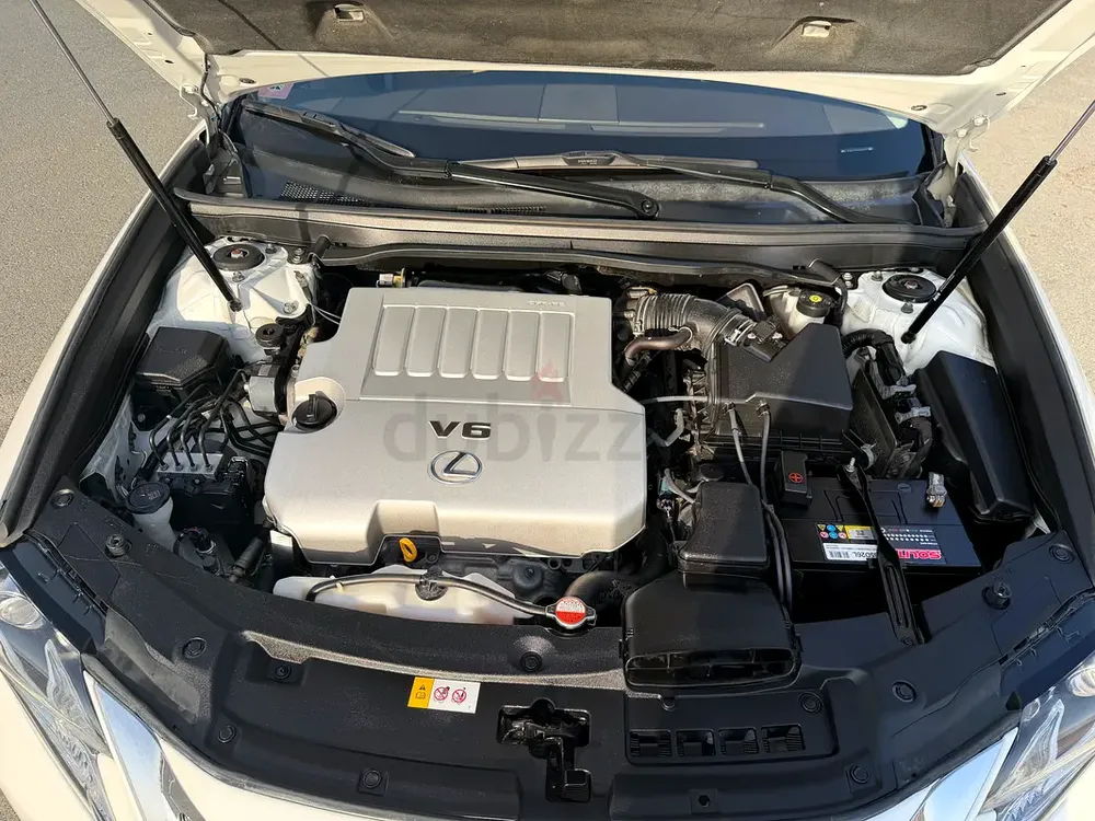 Low mileage LEXUS ES350 - Image 13