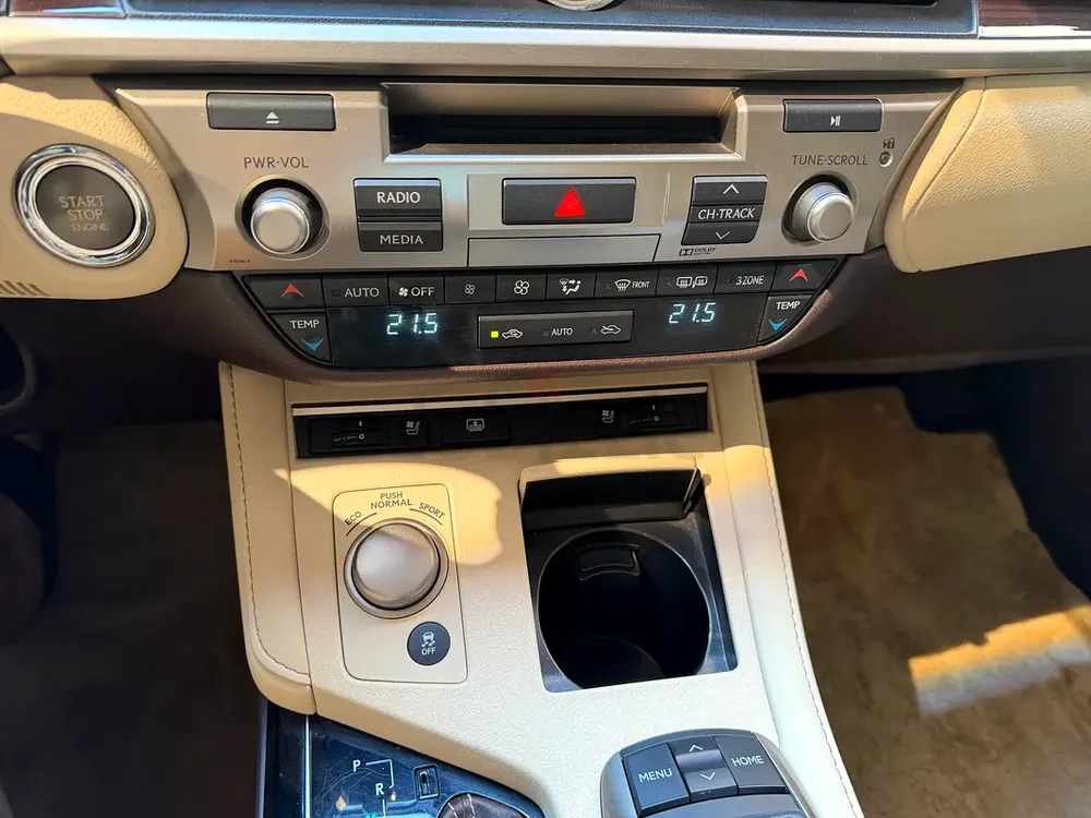 Low mileage LEXUS ES350 - Image 16