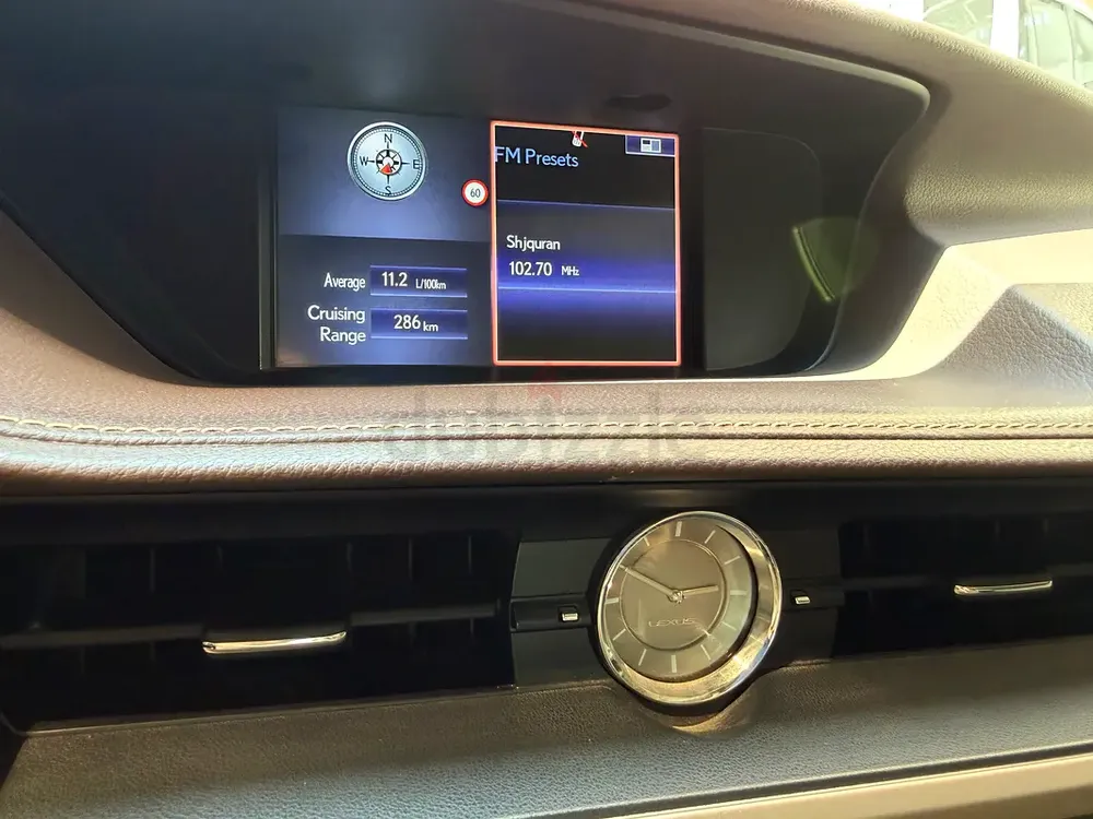 Low mileage LEXUS ES350 - Image 17