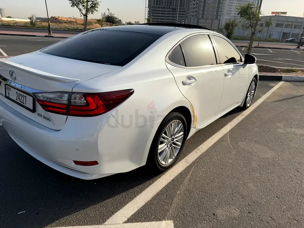 Low mileage LEXUS ES350 - Image 4