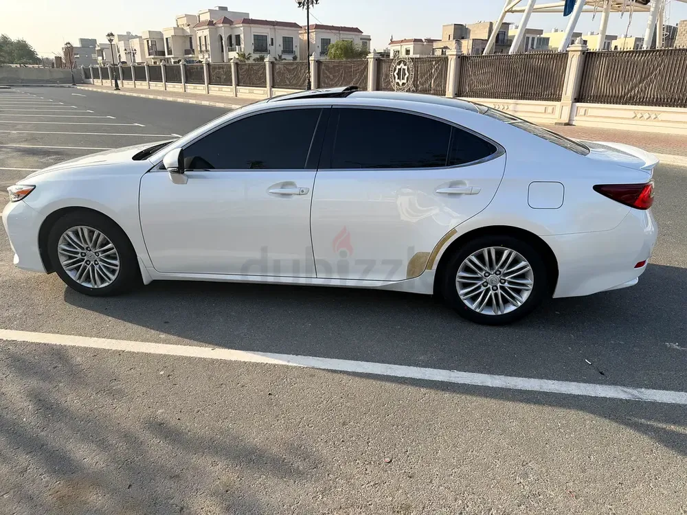 Low mileage LEXUS ES350 - Image 6
